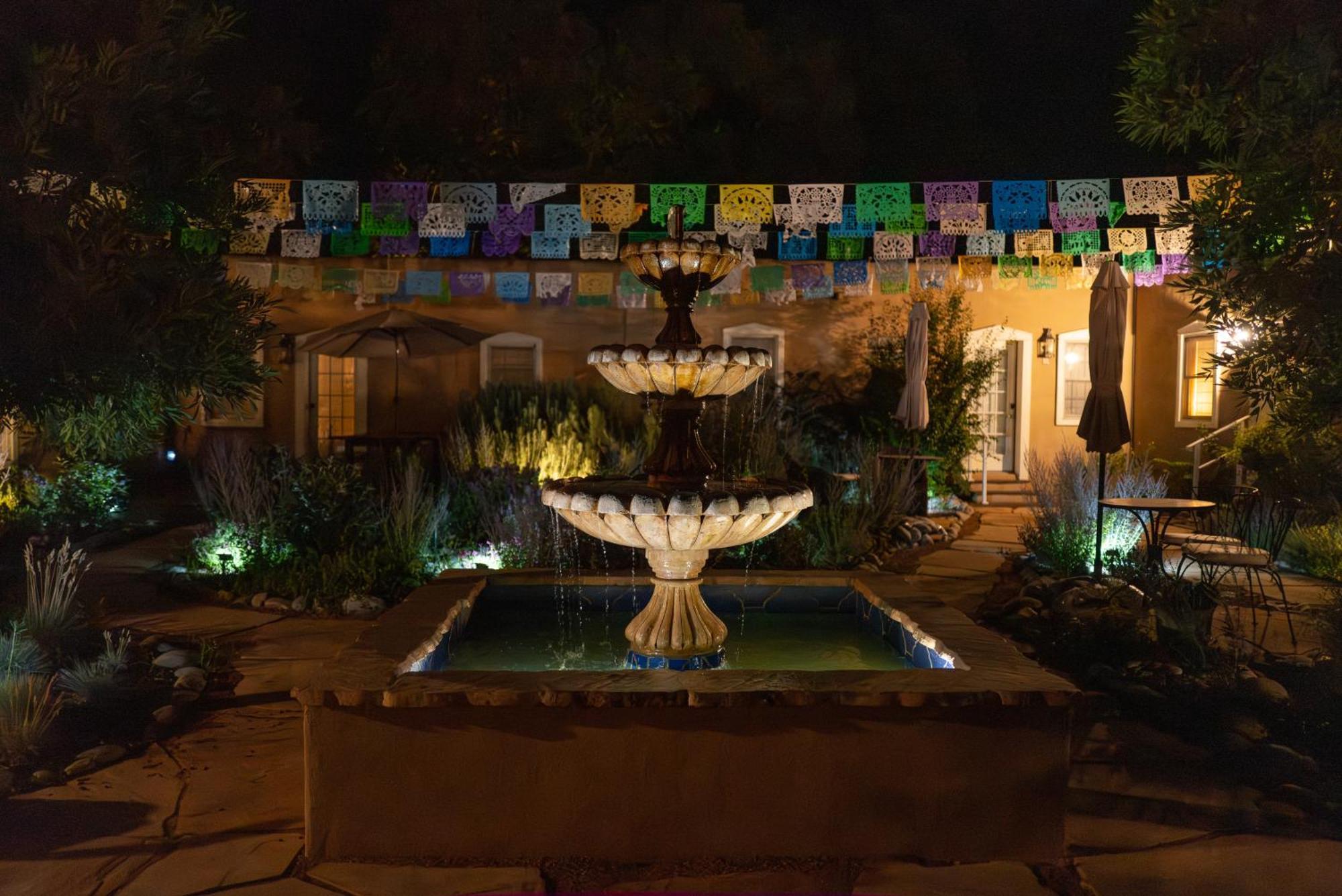 Dos Hermanas Casita 1 Downtown Courtyard ซานตาเฟ ภายนอก รูปภาพ